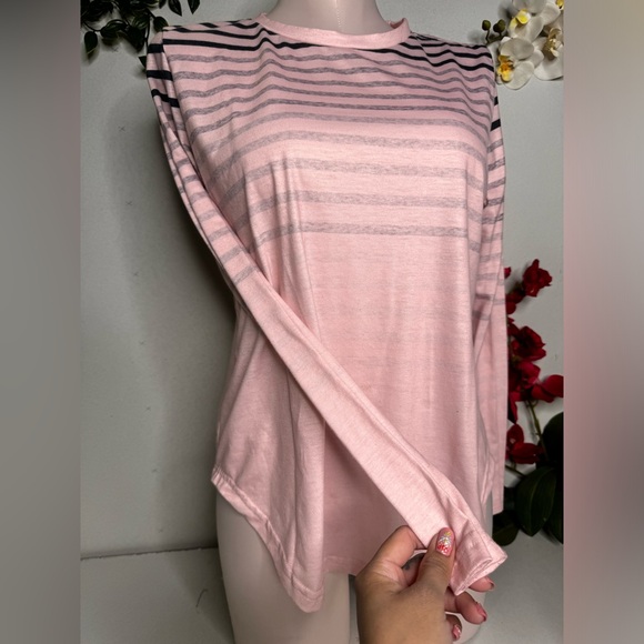 🌸 SHEIN Stripped Top 🌸 - Picture 1 of 2